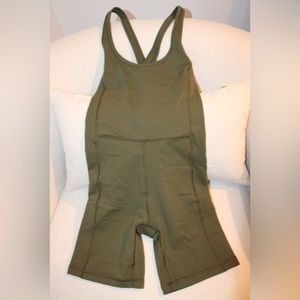 Aritzia TnAction Surge Romper Army Green. Size Small
